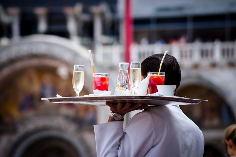 5 Dicas de como aumentar a venda de drinks em um restaurante